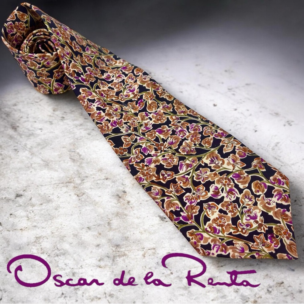 Oscar de la Renta Silk Necktie — Couture Collection Floral Vine Print